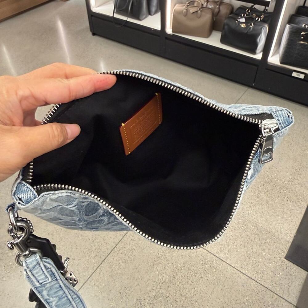 Coach Pouch In Loved Signature Denim With Charms CEU09 Silver/Light Indigo - Picture 5 of 9